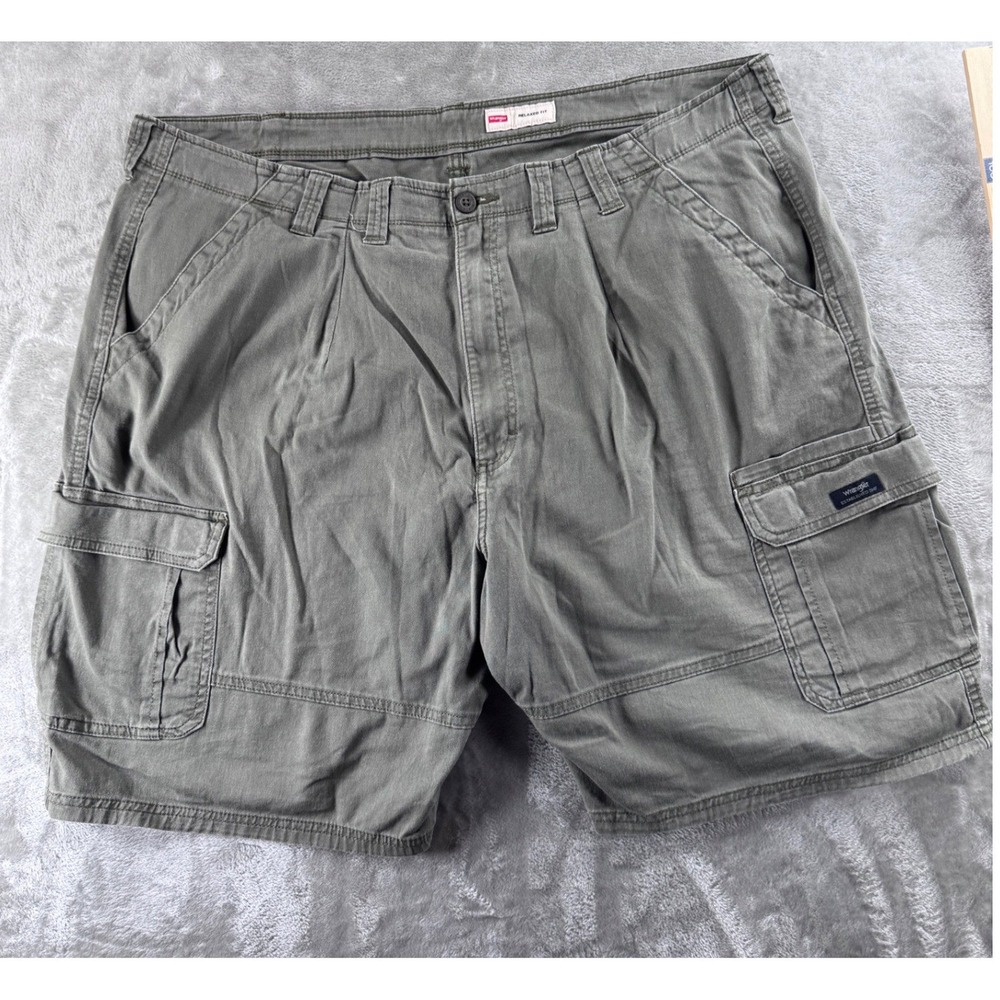 Wrangler Cargo Shorts Mens 48 Gray Utility Workwear Gorpcore Dadcore Outdoor - Picture 1 of 10